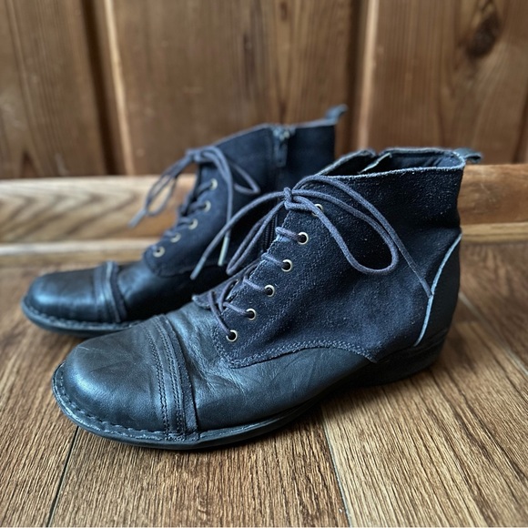 Clarks Navy Ankle Boots Size Leather Suede Lace-Up & Zipper Comfortable Womens 9 - Picture 1 of 10